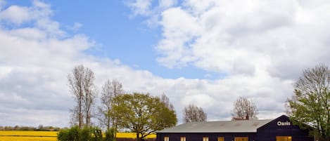 Oasis barn in glorious rural countryside