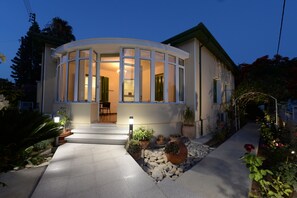 Lemon apt patio at night