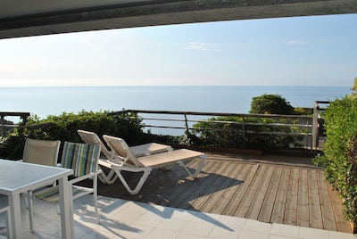 Apartamento con terraza con vistas al mar en Cap d'Ail, con capacidad para 4-6 personas, a 5 minutos de Mónaco