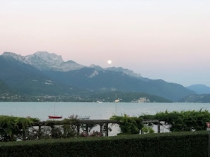 Sunset and moonrise view from living room - levé de lune