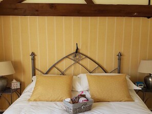 Waterperry Double Bedroom