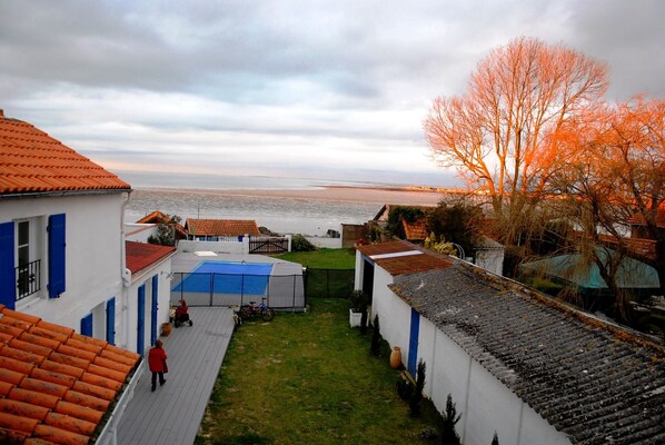 Beach/ocean view