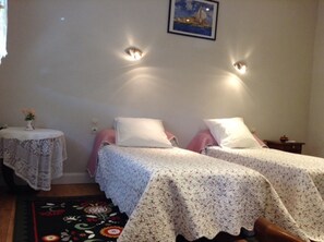 Chambre 2- 1 grand lit 180 ou 2 lits 90.

