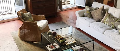 Light and airy sitting room