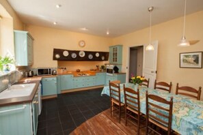 Drake kitchen