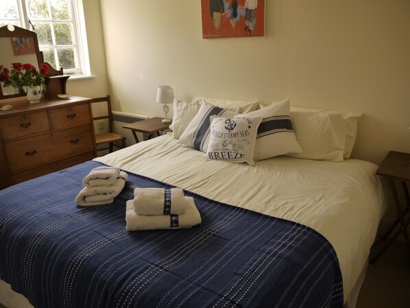 Main bedroom with super king sized bed with shower en suite