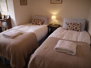 Twin room 