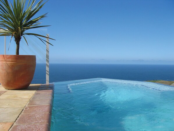 Ocean House
Infinity Pool