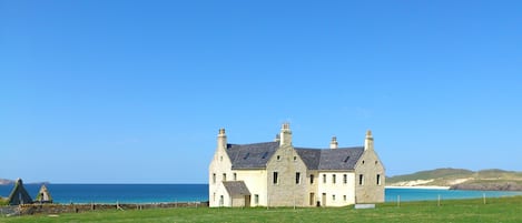 Balnakeil House - Welcome to Elliot Houses!