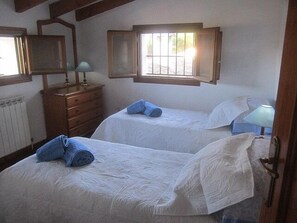 Twin Bedroom in Finca