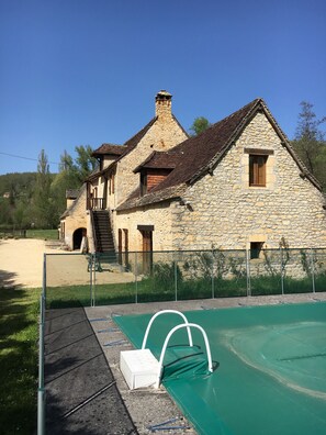 piscine privée et sécurisée 10mx5m
