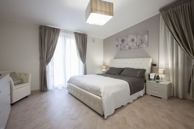 AMIRA LUXURY APARTMENT - Un elegante appartamento che ospita fino a 5 persone 