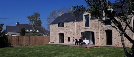 Vue d'ensemble, terrasse et claustras