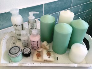 Bathroom amenities