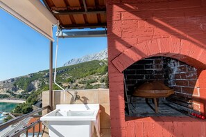 outdoor fireplace