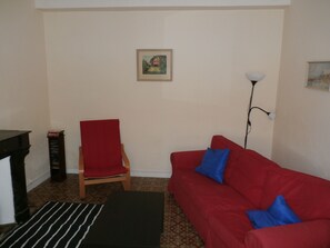 Another view of the larger lounge