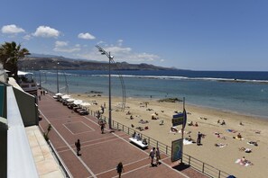 Vista para praia/oceano