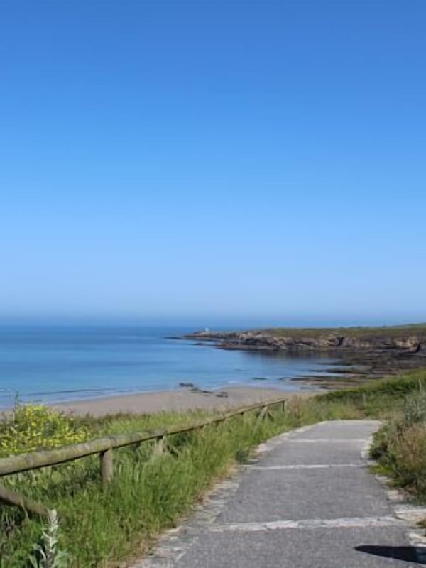 Playa de Arnao ( a 5 km)