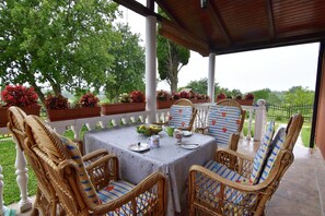 Outdoor dining