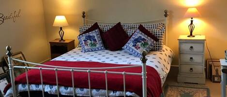 Beautiful spacious kingsized double room Rockwood