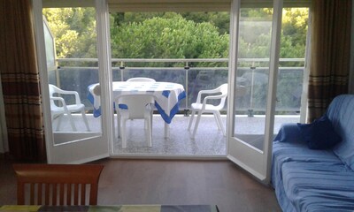 100m2, 3 min from the beach, very good views. Ideal for families