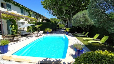 Vieux Mas en Provence avec piscine
