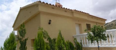 Entrance view with orange tree