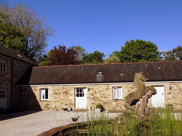 Delightful, Grade II listed barn conversion