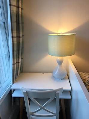 Desk in the double bedroom