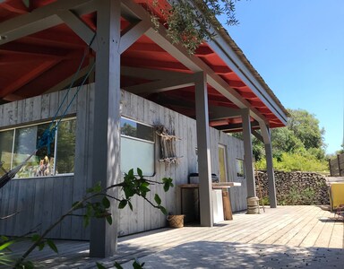 Cabane zen dans le maquis