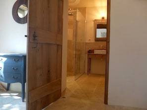 Bread oven ensuite bathroom