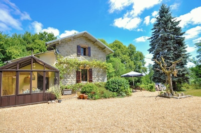 Old railway house authentic with splendid gardens on the border of the Dordogne