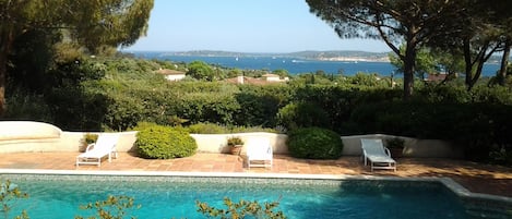 la vue somptueuse face au village de St Tropez