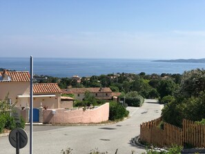 La Mer Méditerranée , accessible à 10 à pieds.