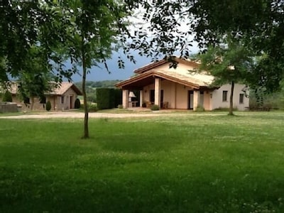 Casa Rural con WiFi gratis, piscina comunitaria, BBQ a 13km de Vich