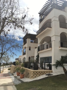 GOLF APARTMENT, POOL AND TRANQUILITY