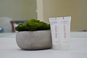 Bathroom amenities