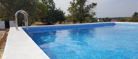 Piscina Rústica de água salgada (6mx6mx1,25m)