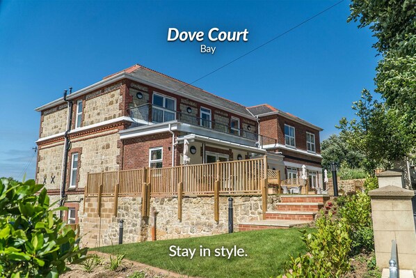 Welcome to Dove Court!