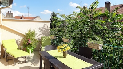 T2 40m² + terrace 15m² + parking - 300 m historic center and train station