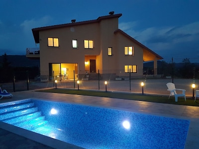 CAL MIRÓ NOU  -Holliday villa with pool and barbacue 1 hour awa from Barcelona-