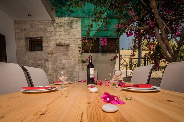 Outdoor dining