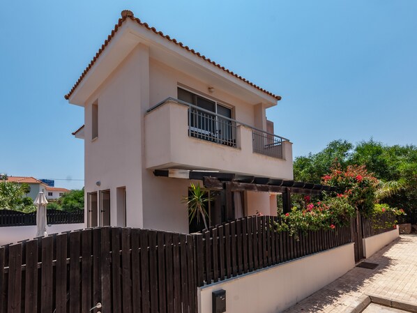 Fully detached villa