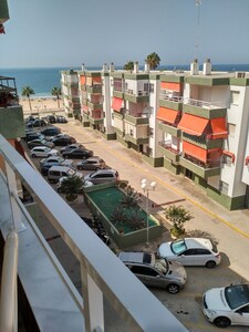 Apartment mit Klimaanlage und Parkplatz am Strand
