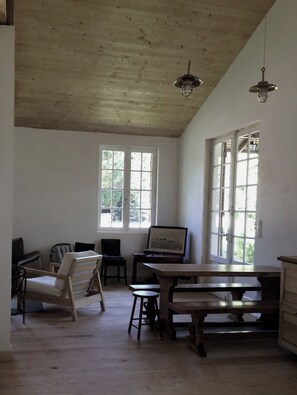SEJOUR VUE DEPUIS LA CUISINE