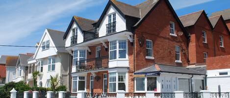 Sandleigh Flat 3 is the middle floor with glorious views of Woolacombe Bay.