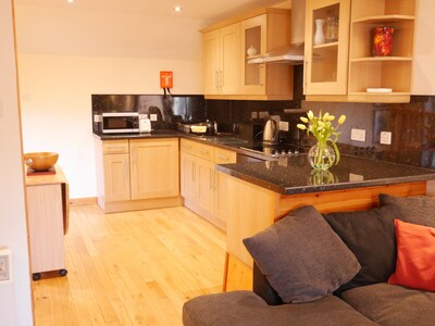 Luminoso y moderno apartamento de un dormitorio en el centro de Kirkwall, Orkney