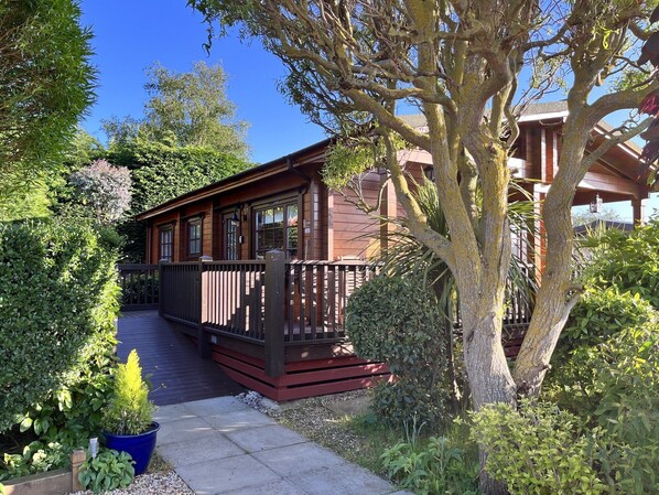 Willow Lodge - 3 Bedrooms - Sleeps 5
Heacham, Norfolk. Few mins walk to beach