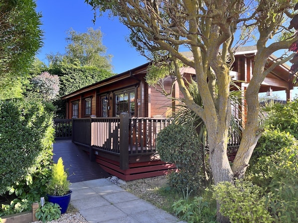 Willow Lodge - 3 Bedrooms - Sleeps 5
Heacham, Norfolk. Few mins walk to beach