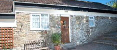 exterior Byre Cottage